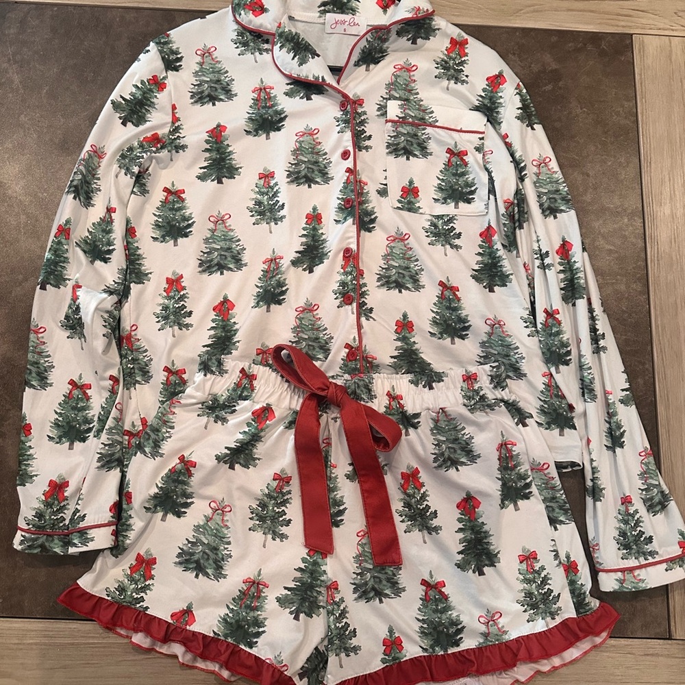 Womens Boutique Christmas Pajama set size Small: new w/out tags (Jess Lea brand)